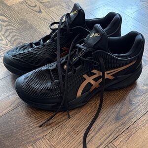 ASICS Men's tennis shoes size 12